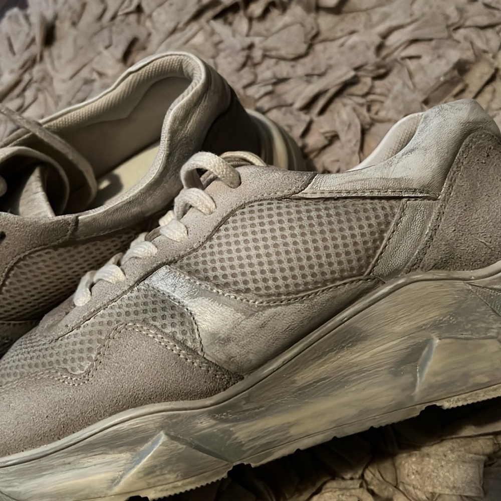 Distressed Sneakers - Picture 6 of 6